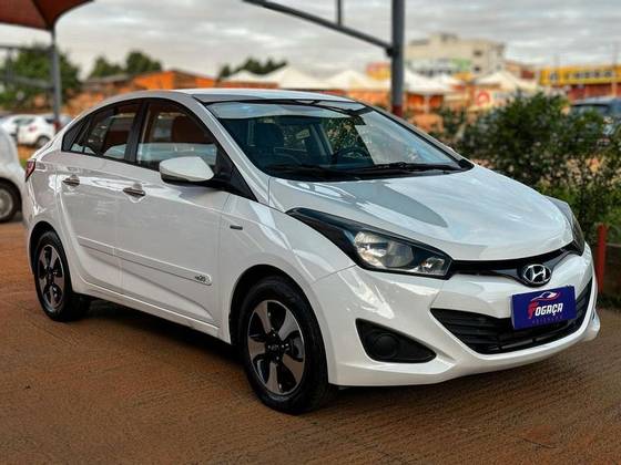 HYUNDAI HB20S 1.6 COMFORT PLUS 16V FLEX 4P AUTOMÁTICO
